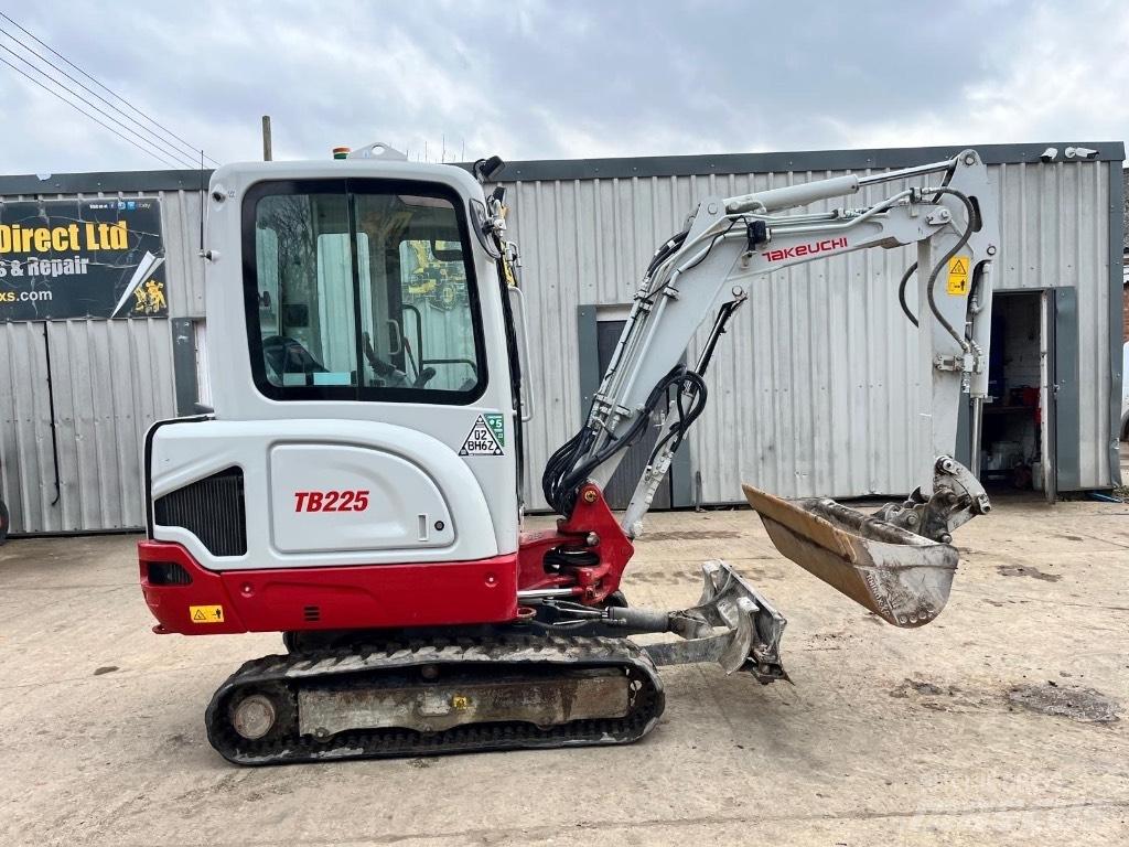 Takeuchi TB 225 Minigravere <7t