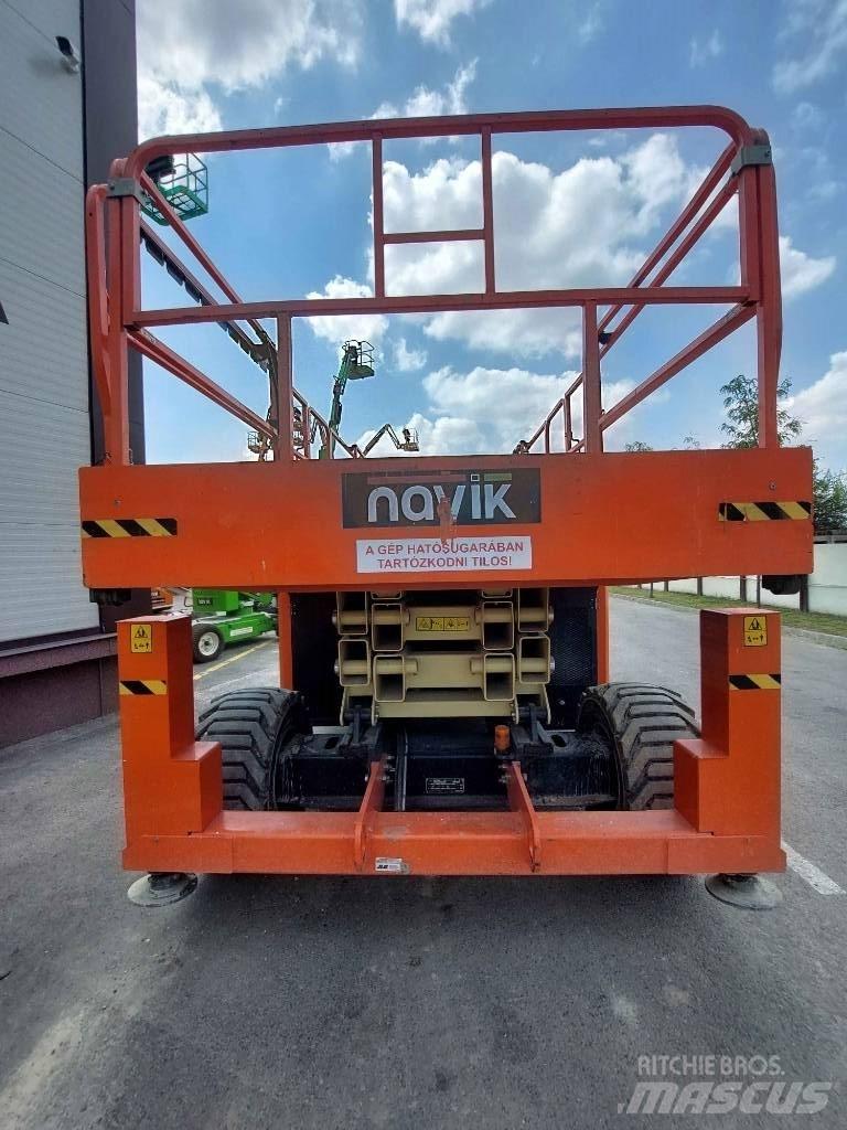 JLG 330 LRT Sakselifter