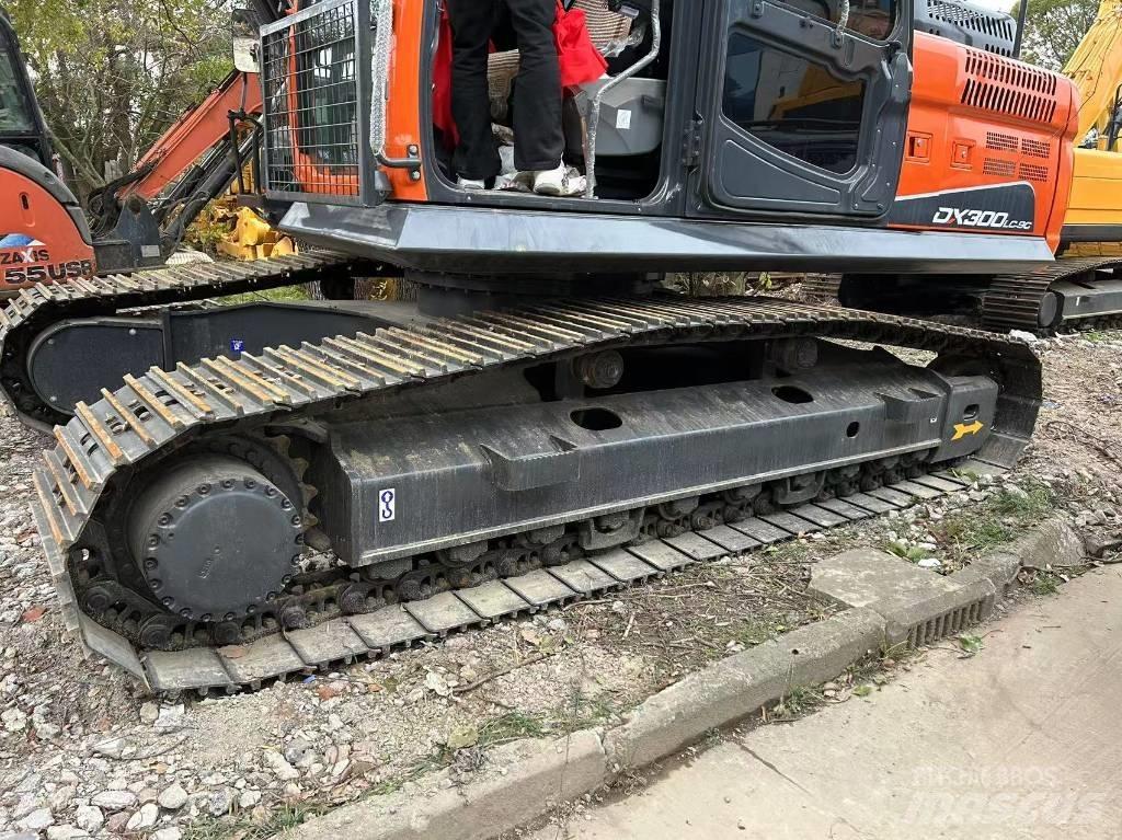Doosan DX 300 Beltegraver