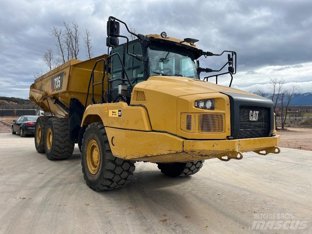 CAT 735 Rammestyrte Dumpere