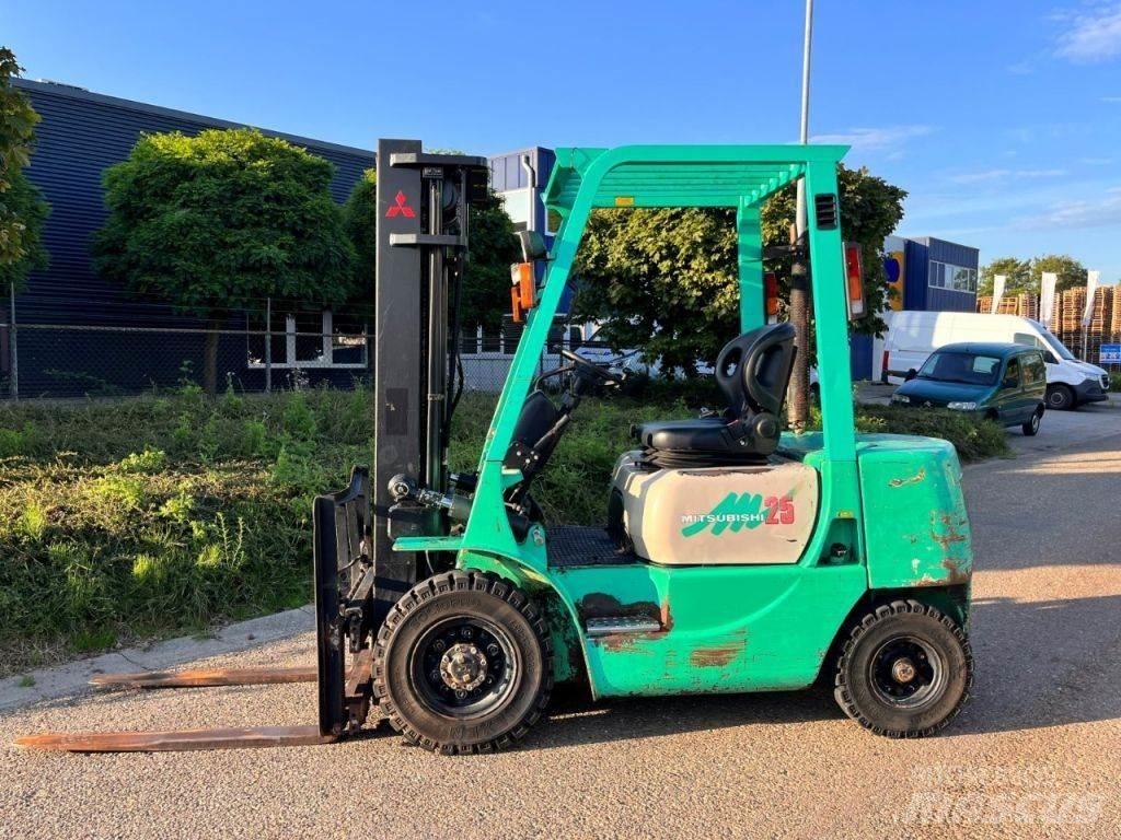 Mitsubishi FD25 Diesel Trucker