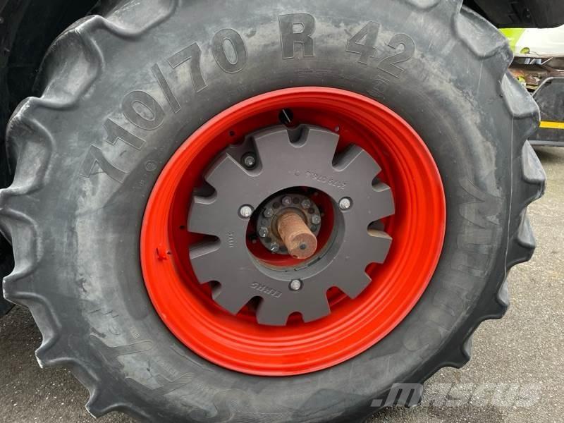 CLAAS Axion 870 Traktorer