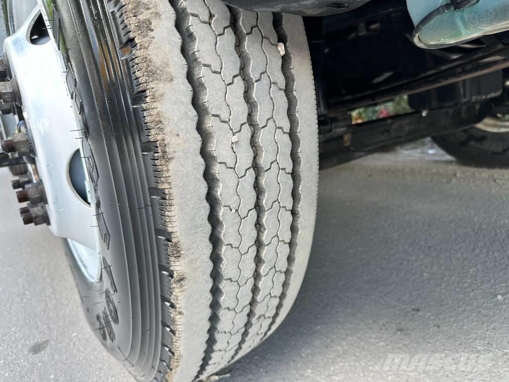 International 4300 Slamsugere
