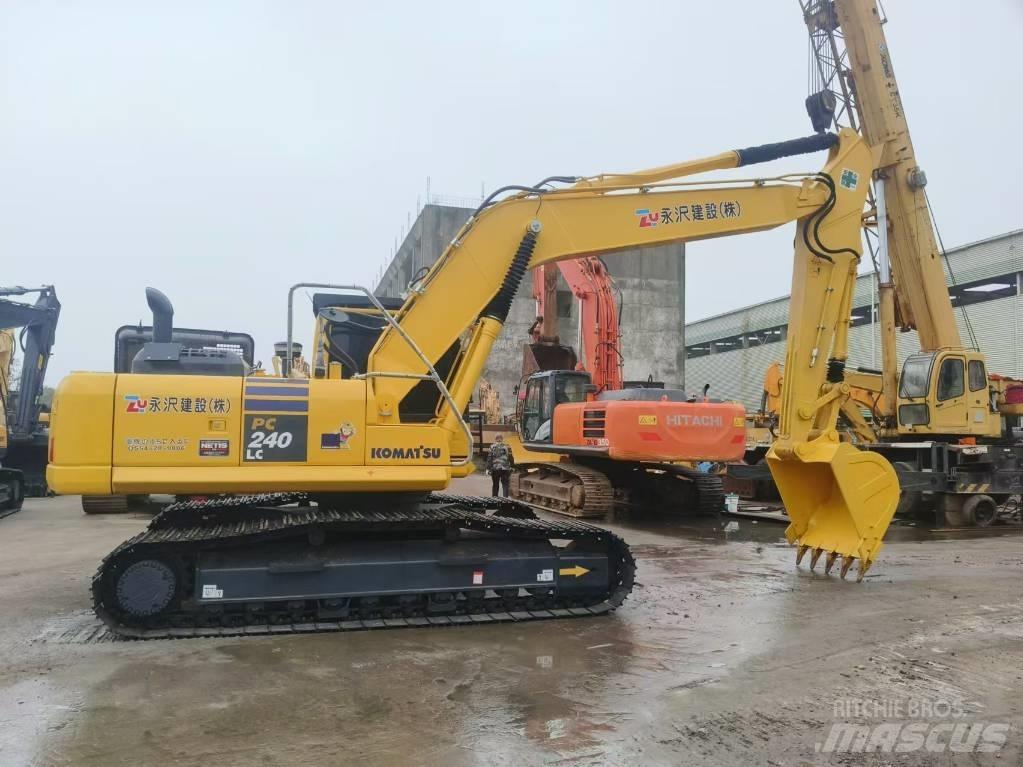 Komatsu PC 240 Beltegraver
