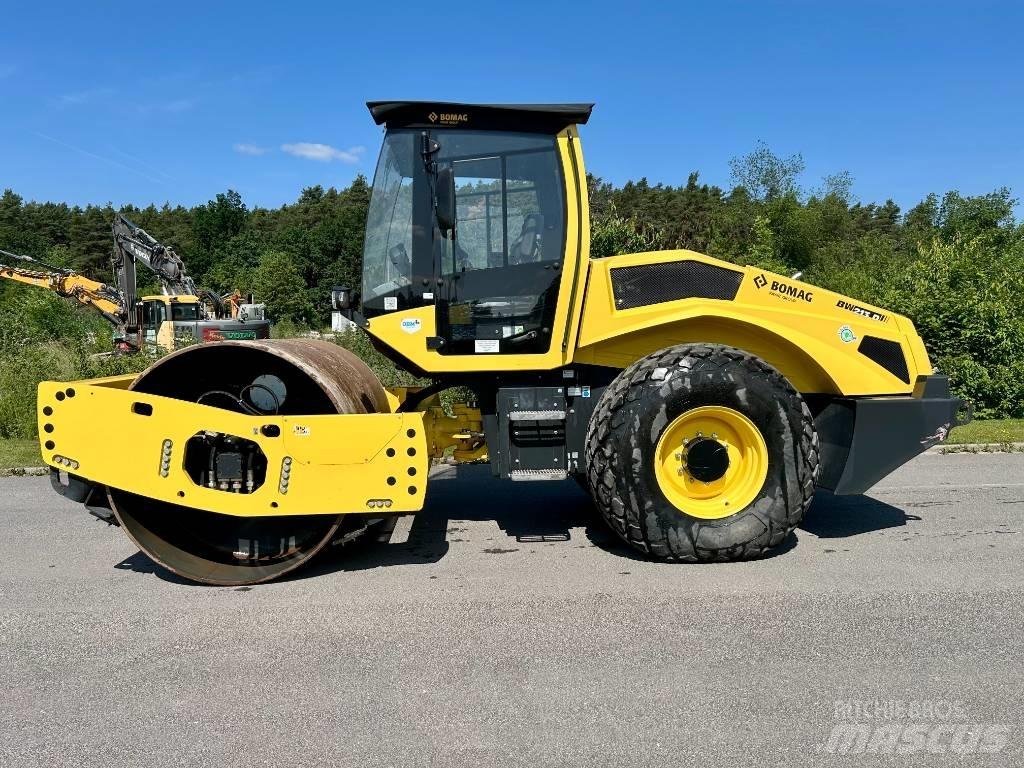 Bomag BW 213 D-5 Andre Valser