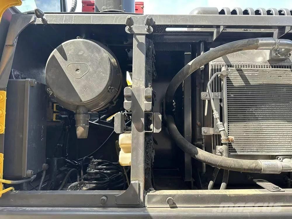 Volvo EC240D Beltegraver