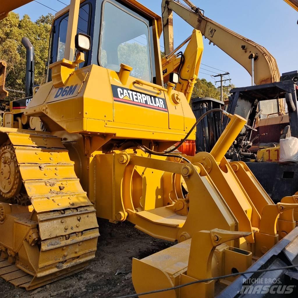 CAT D 6 M Dozere Beltegående