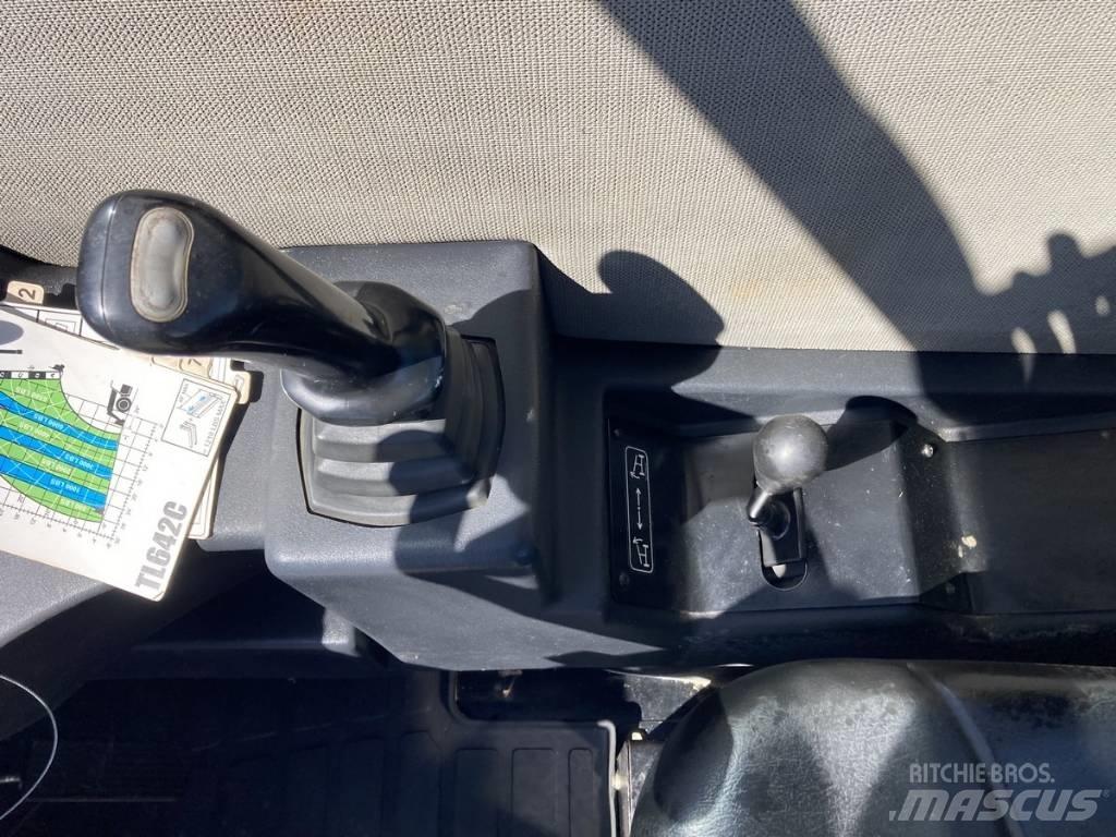 CAT TL 642 C Teleskoplastere