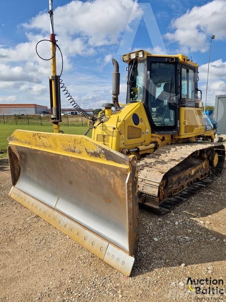 Komatsu D51PX-22 Dozere Beltegående