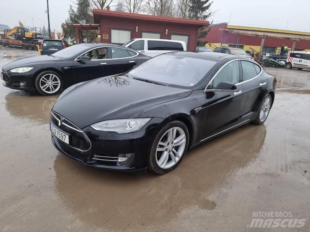 Tesla Model S P85D Personbiler
