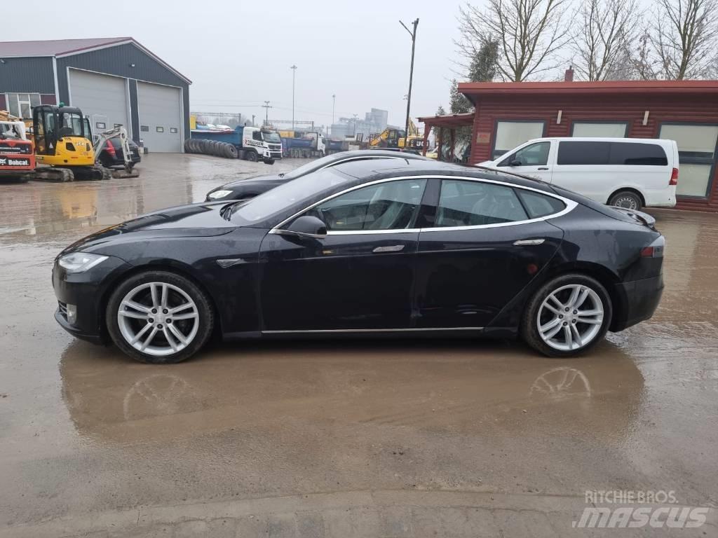 Tesla Model S P85D Personbiler