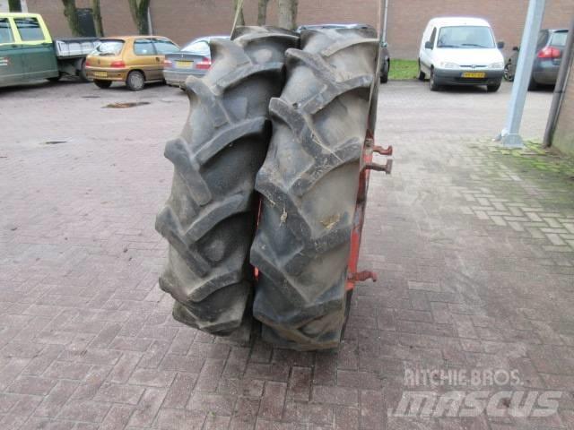 Goodyear 13.6/36 Dekk, hjul og felger