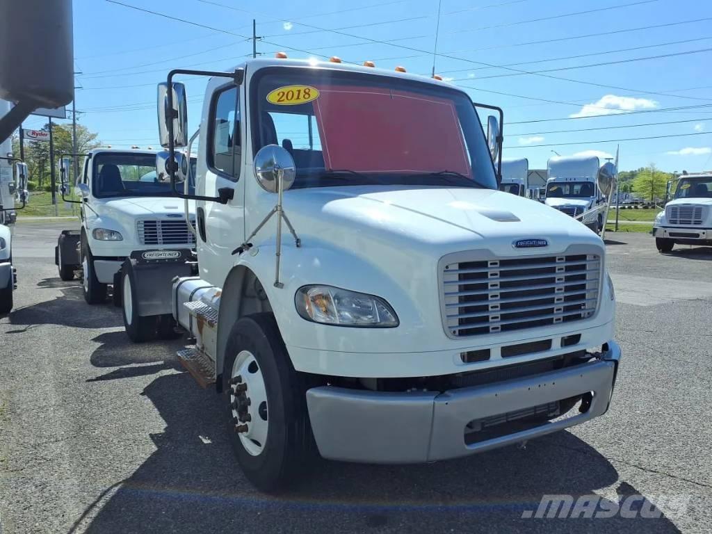 Freightliner M2 106 Trekkvogner