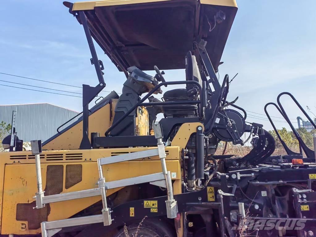 CAT AP655F Asfaltutleggere