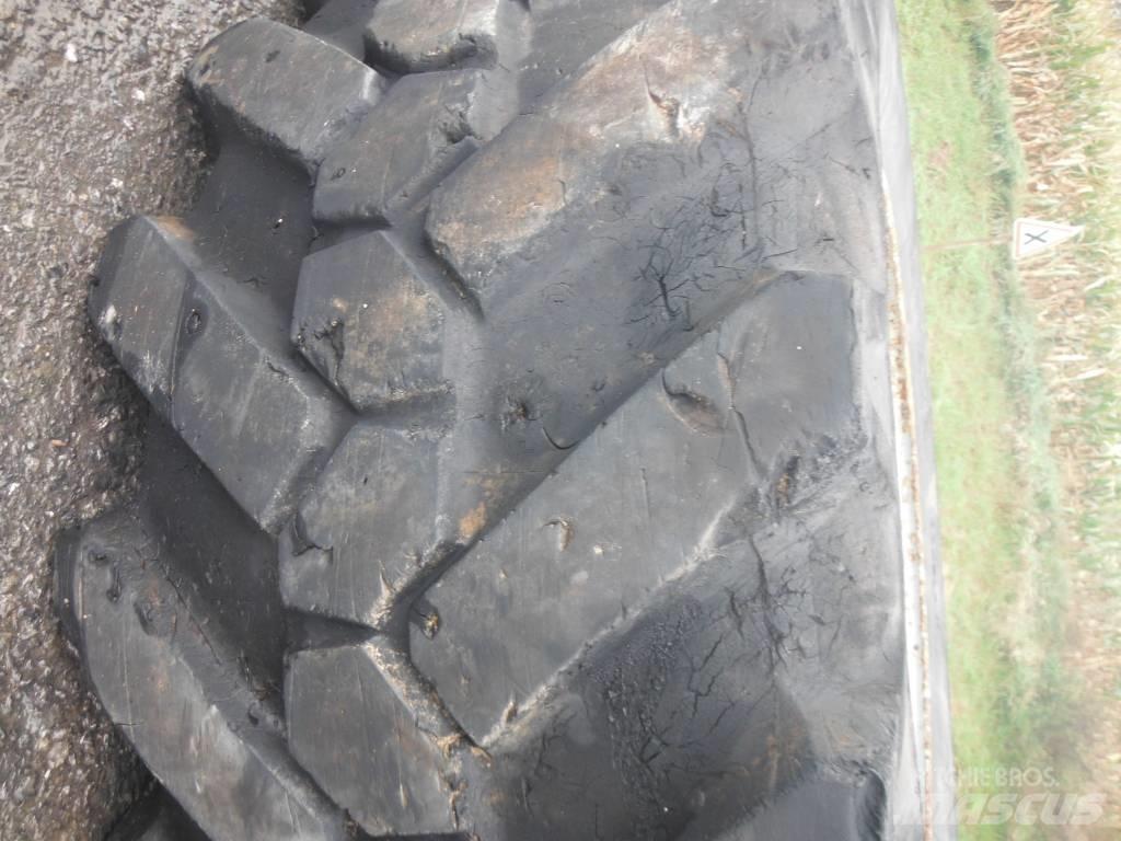 Michelin 15R22.5 Dekk, hjul og felger