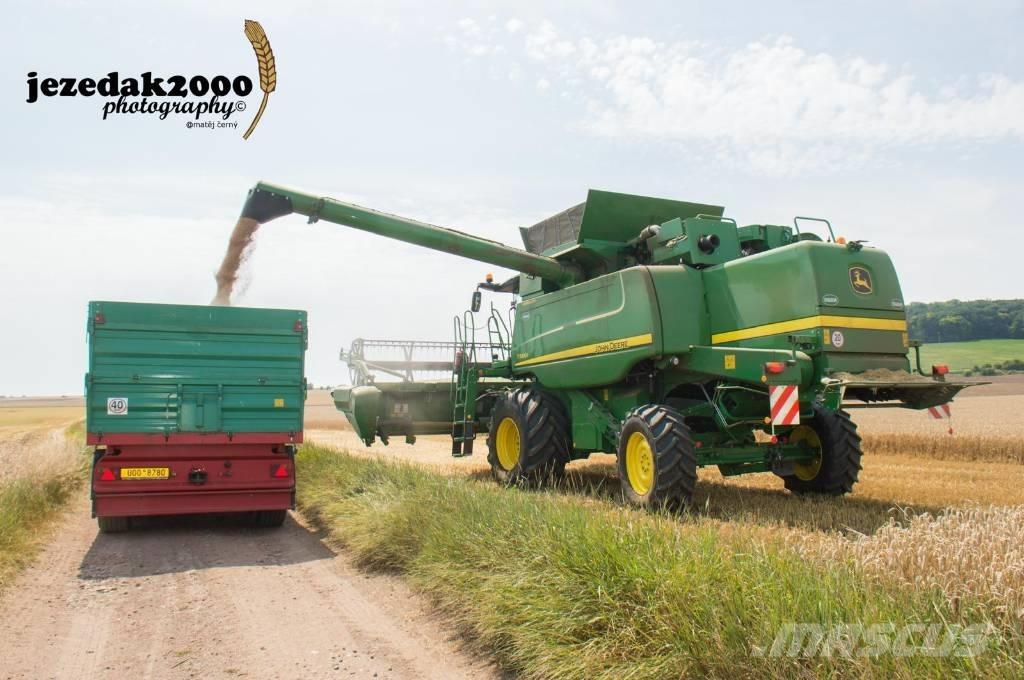 John Deere T 560 i Skurtreskere