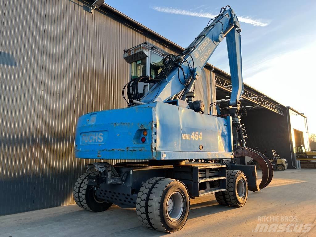 Fuchs MHL454 Gravemaskiner for avfallshåndtering