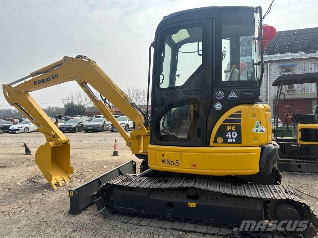 Komatsu 40 MR Beltegraver