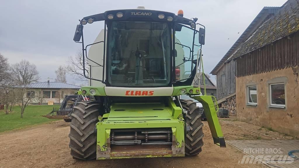 CLAAS Tucano 440 Skurtreskere
