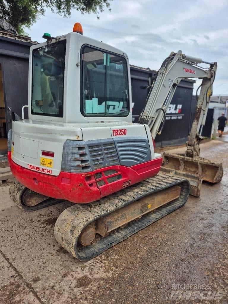 Takeuchi TB 250 Minigravere <7t