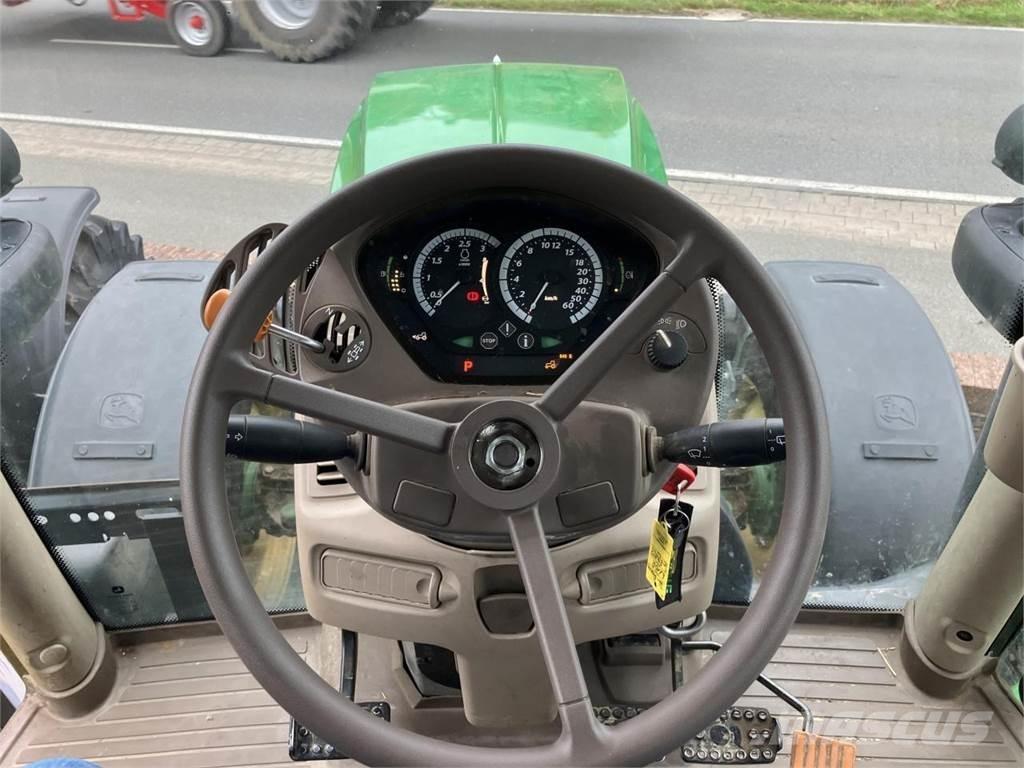 John Deere 6110R Traktorer
