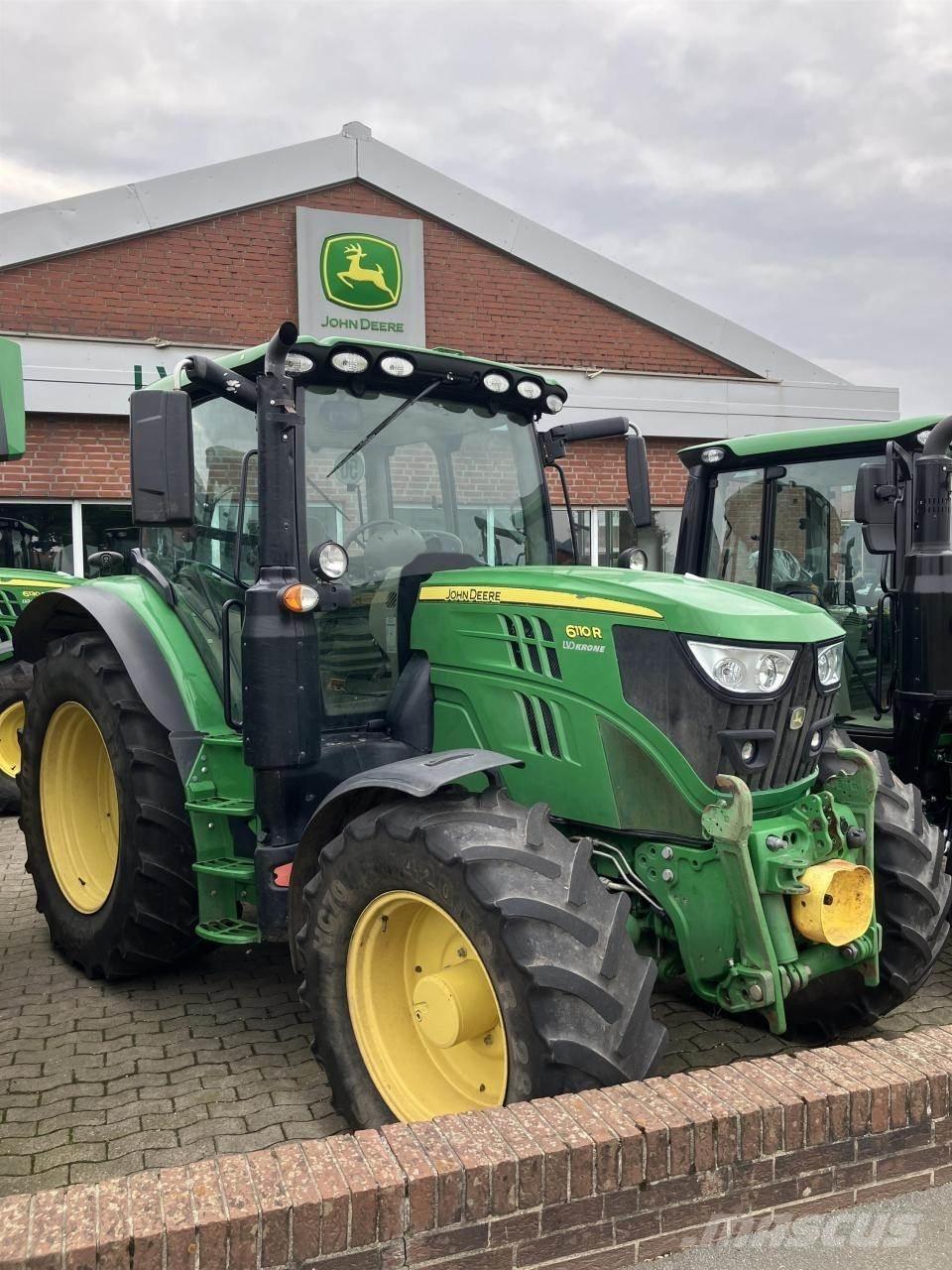 John Deere 6110R Traktorer