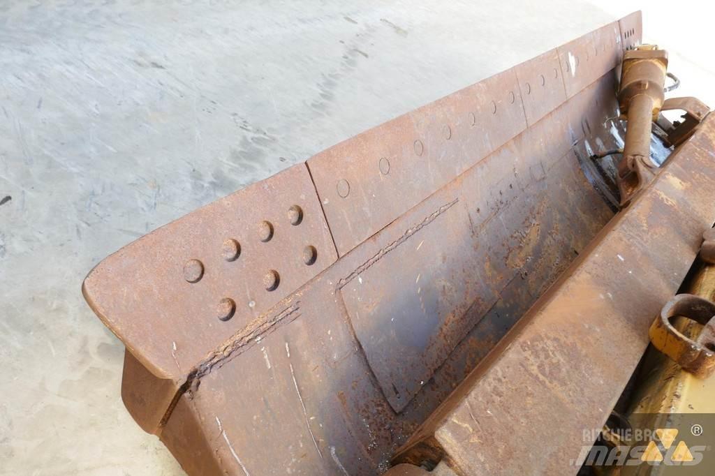 CAT D7G Blade Kniver