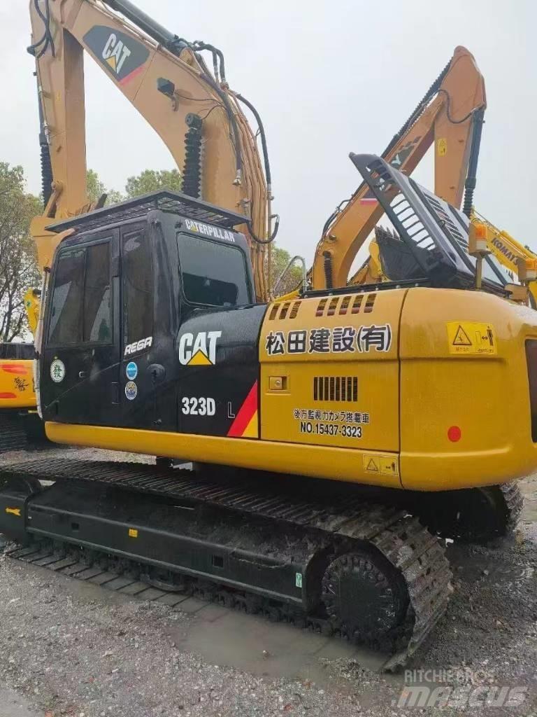 CAT 323D2 Beltegraver