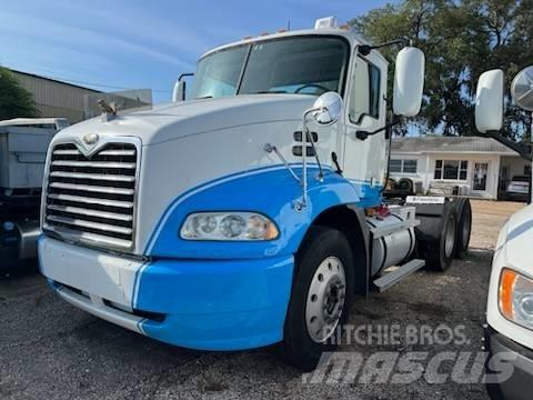 Mack CXN613 Trekkvogner