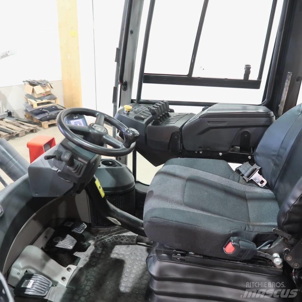 Kalmar DCG140-6 Diesel Trucker