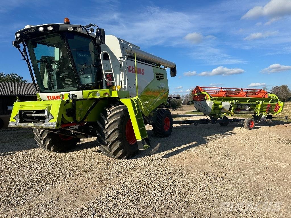CLAAS Tucano 320 Skurtreskere