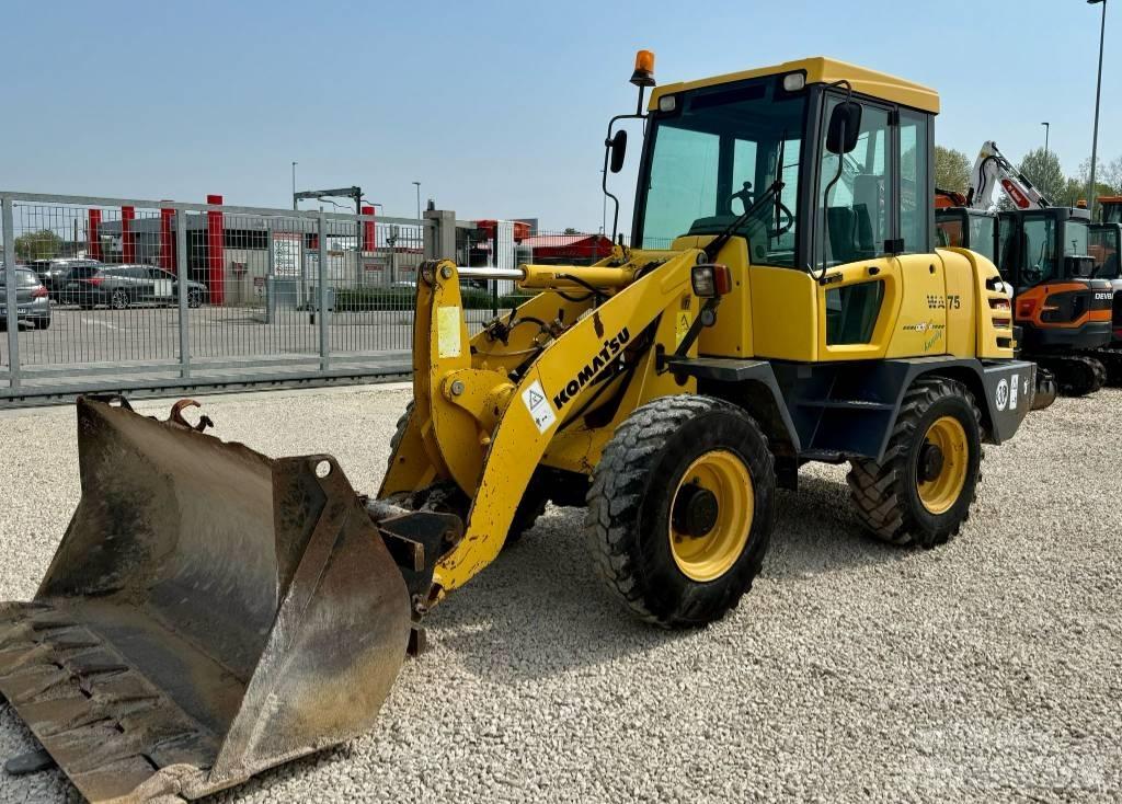 Komatsu WA 75 Hjullastere