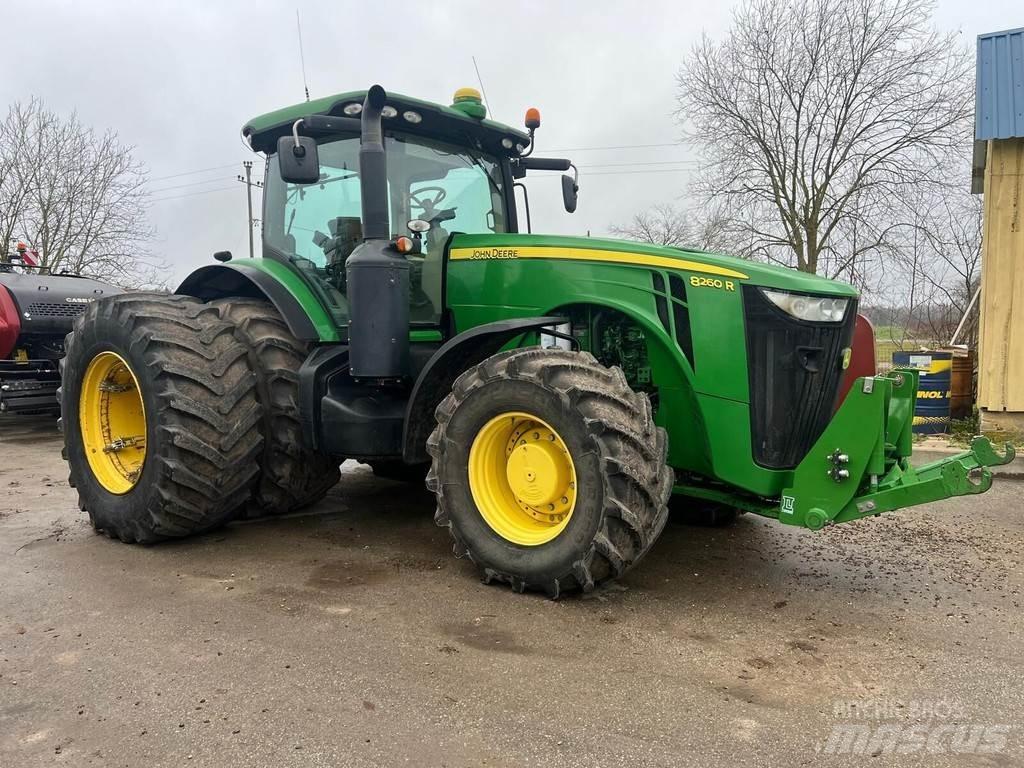 John Deere 8260R Traktorer