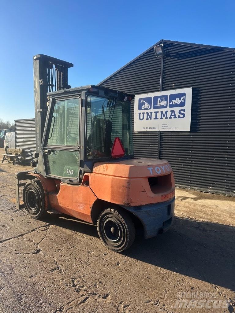 Toyota FD45 Diesel Trucker