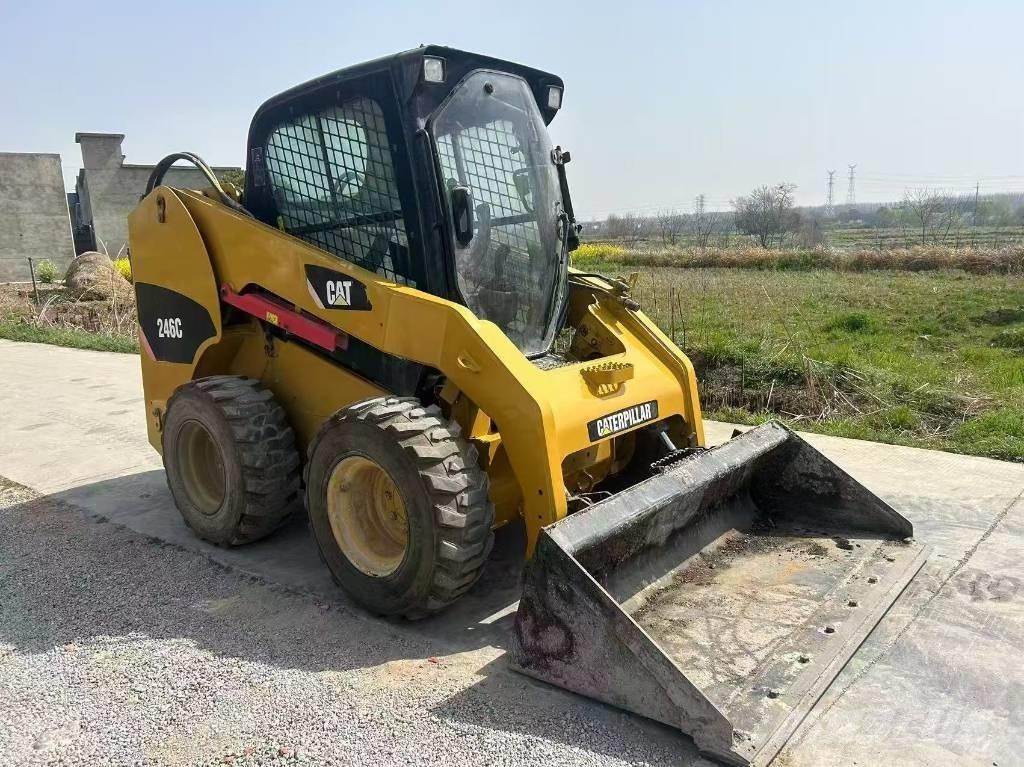 CAT 246 C Kompaktlastere