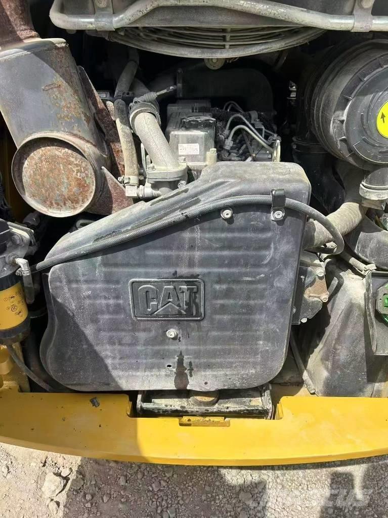 CAT 246 C Kompaktlastere