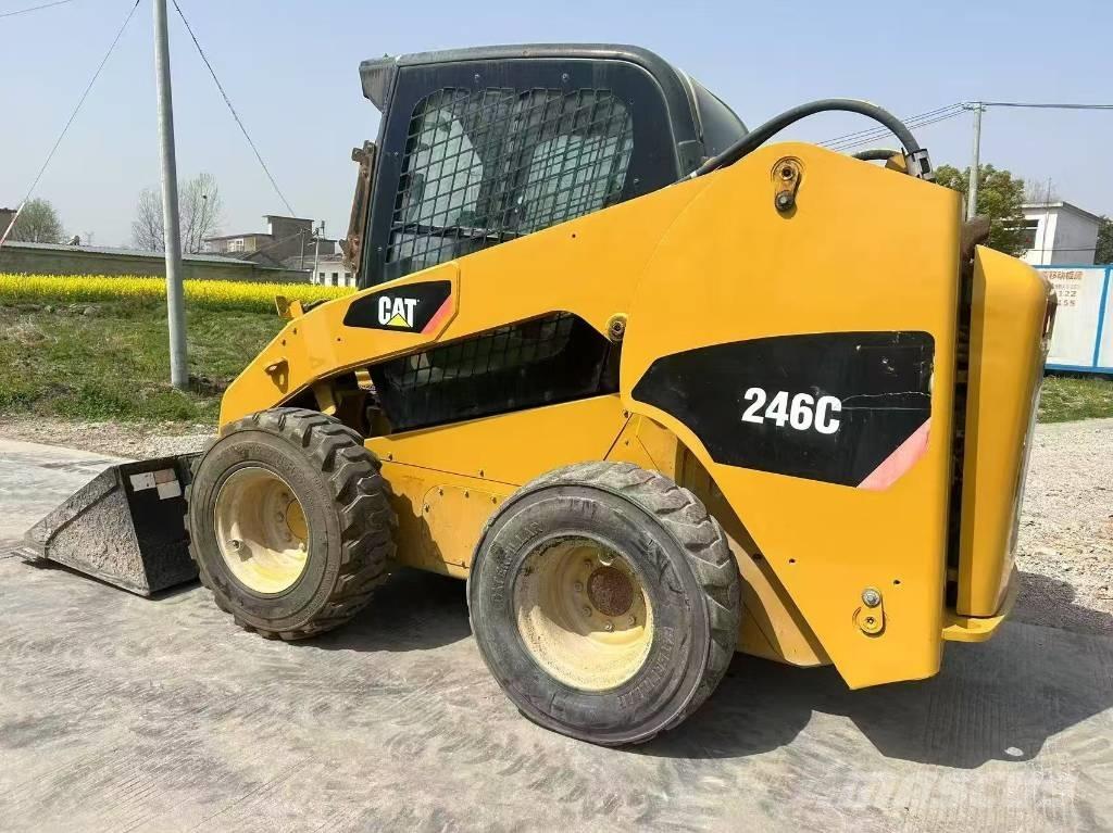 CAT 246 C Kompaktlastere