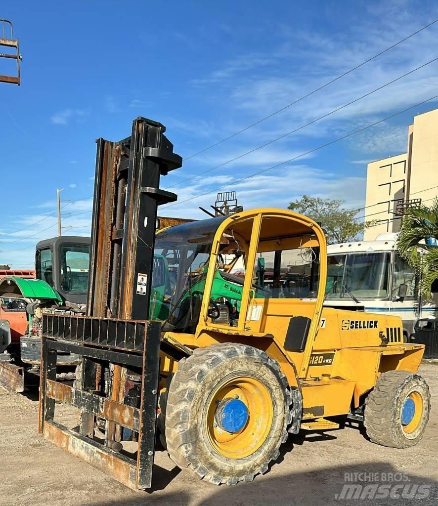 JCB S120 Terrenggående gaffeltruck