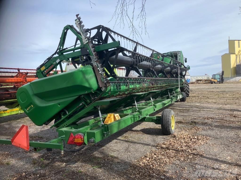 John Deere 670i Skurtreskere