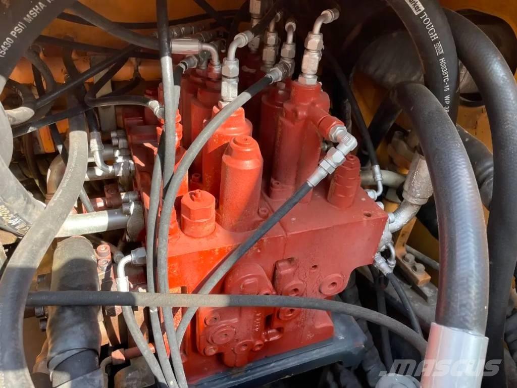 Hyundai R210W-9 Hjulgravere