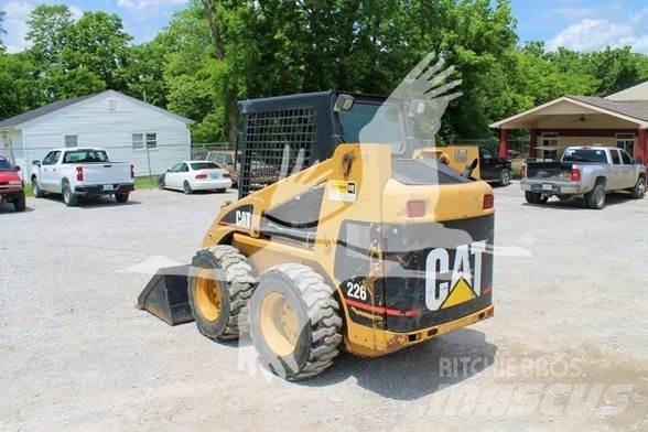 CAT 226 Kompaktlastere