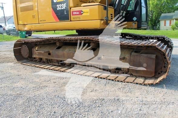 CAT 323FL Beltegraver