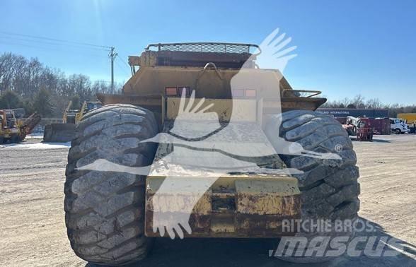 CAT 615C II Veiskrape