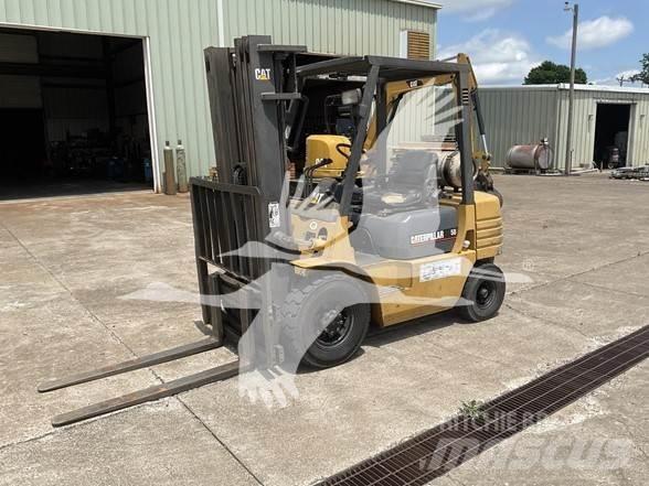 CAT GP25 Diesel Trucker