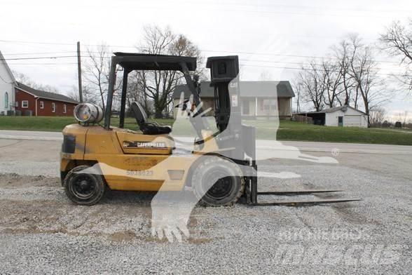 CAT GP40 Diesel Trucker