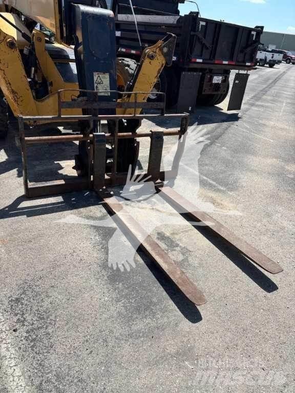 CAT TL943D Teleskoplastere