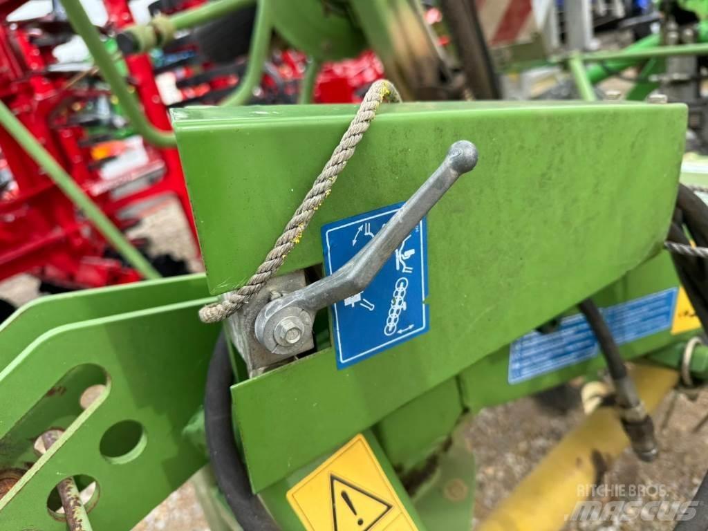 Krone KW672/6 Raker og høyvendere