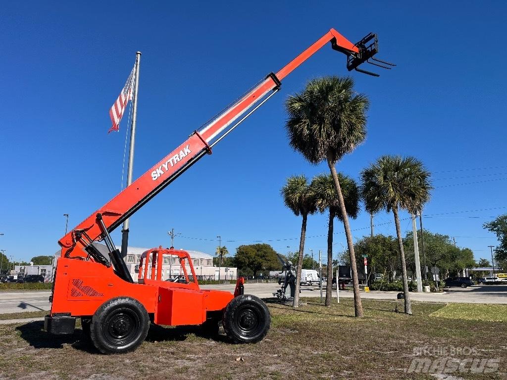 SkyTrak 8042 Teleskoplastere