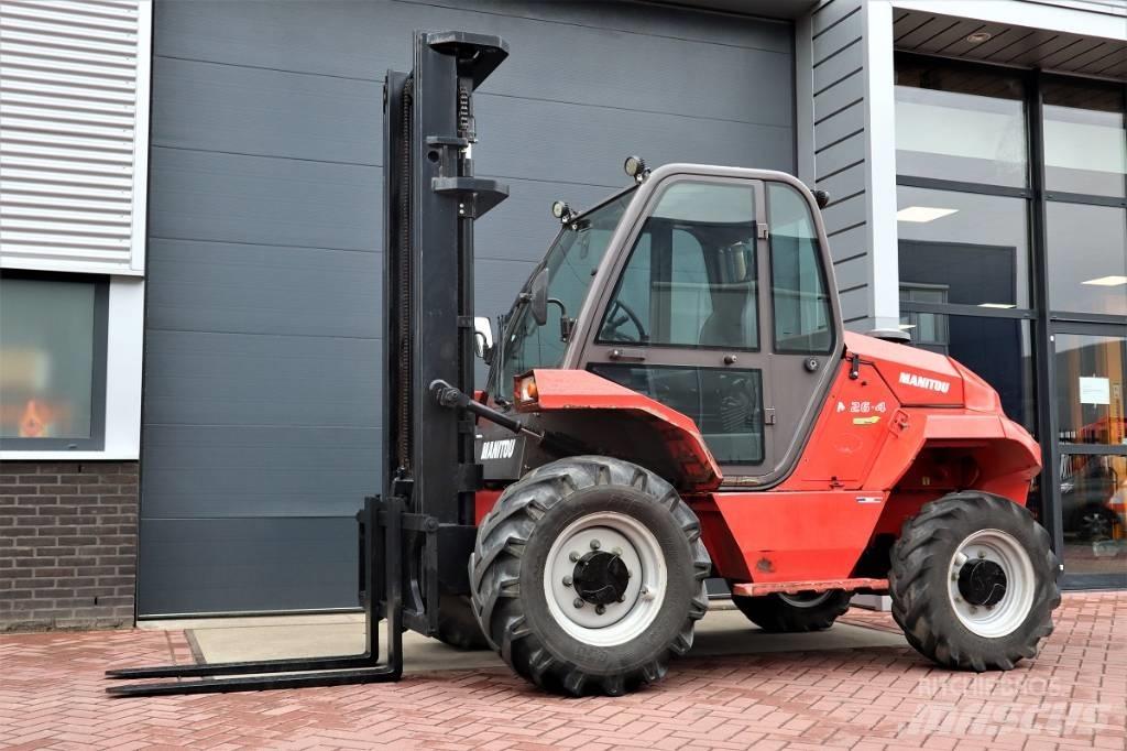 Manitou M 26.4 Terrenggående gaffeltruck