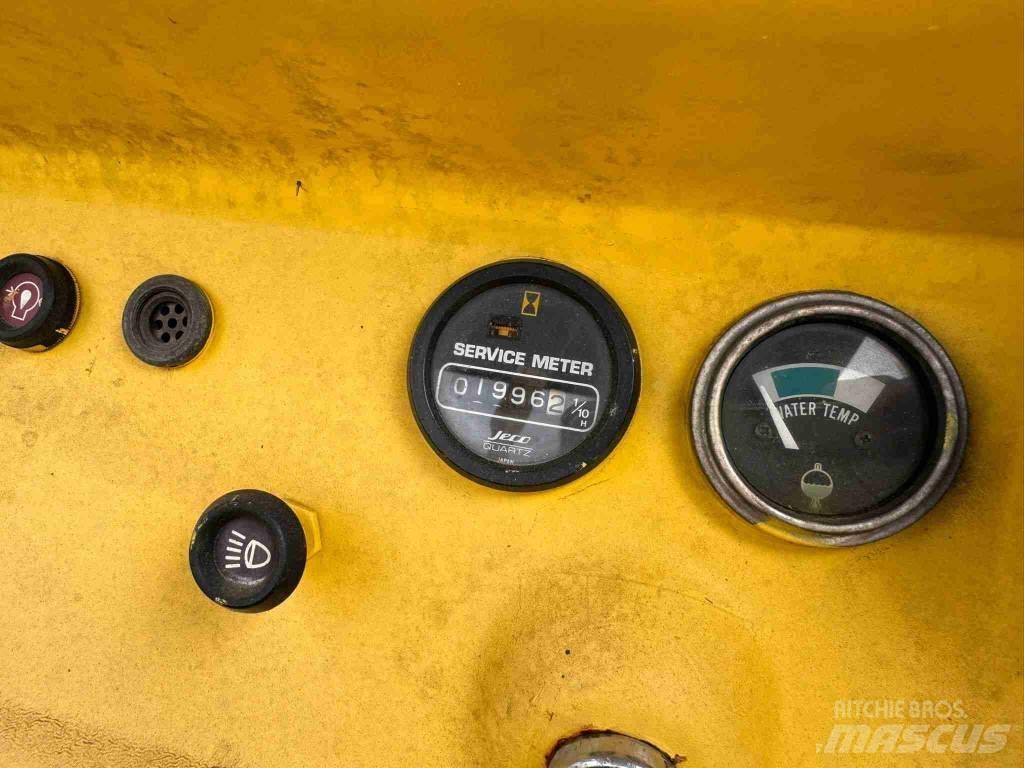 Komatsu D 21 P-5 Dozere Beltegående